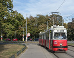 Am 10er gibt es öfteren Einsaätze von Solo E1 wie heir E1 4529 beim Schloß Schönnbrunn, 30.09.2016.