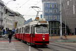 Wien Wiener Linien: Vom Bahnhof Rudolfsheim kommend erreicht eine Garnitur bestehend aus dem Tw E2 4049 und dem Bw c5 1449 auf der SL 18 am 19.