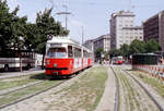 Wien Stadtwerke-Verkehrsbetriebe (WVB) SL N (E1 4675 (SGP 1968)) I, Innere Stadt, Schwedenplatz im Juli 1992.