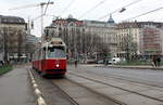 Wien Wiener Linien SL 2 (E2 4047) Marienbrücke am 18. Februar 2017.