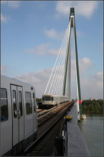Von der Auto- zur U-Bahnbrücke -    Die Donaustadtbrücke wurde 1997 fertiggestellt und wurde zunächst als Umleitungstrecke für die benachbarte Autobahnbrücke genutzt.