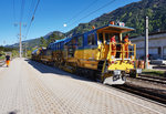 Schotterbewirtschaftungsmaschine BDS 2000 (99 85 9125 004-3) von bbw, am 19.4.2016 im Bahnhof Dellach im Drautal.