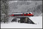 Ein Cityjet Reihe 4744 fährt am 12.12.2018 bei Hönigsberg durch das tiefverscheite Mürztal.