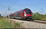 Afmpz  Spirit of Switzerland  (73 81 80-90 710-2 A-ÖBB) mit Schublok 1116 210-6 (Siemens ES64U2) unterwegs gen Ungarn bei Götzendorf an der Leitha (A).

🧰 ÖBB | MÁV
🚝 RJX 269 Salzburg Hbf (A)–Budapest-Keleti pu (HU)
🕓 8.9.2022 | 10:03 Uhr