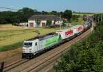 Die 185 389 mit dem TEC 42920 bei Krenglbach am 26.06.2014.