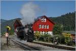 Die BWB Uh 102 (BBÖ 498.08) wurde als letzte in Österreich gebaute Schmalspurdampflok 1931 in Betrieb genommen und dampft nun bei der Bregenzerwaldbahn, hier zu sehen in Bezau, am 10.