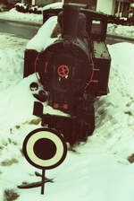 Ich habe diese Dampflok der Bregenzerwaldbahn am 05.03.1984 wegen des Effekts extra schräg fotografiert. 