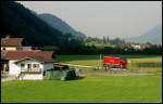 sterreichurlaub 2008 - Zillertalbahn: Eine Lok der Zillertalbahn ist auf dem Weg in Richtung Fgen. Aufgenommen am 03.September 2008 aus der Pension in Strass(i.Z.).