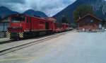 D 13 der Zillertalbahn steht am 16.07.2012 mit einem Regionalzug aus Mayrhofen in Strass im Zillertal. Ziel wird Jenbach sein. 