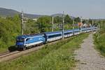 1216 234 mit Railjet in Kottingbrunn am 10.05.2017.