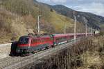 Am 21.11.2016 schiebt 1116 200 einen Railjet bei Spital am Semmering Richtung Wien.