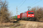 185 365 mit Containern unterwegs im Tullnerfeld.