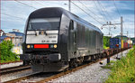 ER 20-005 zieht Containerzug durch Maribor-Tabor Richtung Koper Hafen.