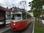 GM 8 wartet am 8.7.2018 auf seine Abfahrt Richtung Gmunden Bahnhof.