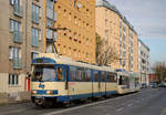 Tw.126 + 403 in der Eichenstraße kurz vor der Kreuzung Längenfeldgasse.