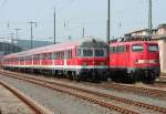 Steuerwagen Bauart Karlsruhe Ein RE1 Verst�rker mit Karlsruher und 111 112 & ein RE4 Verst�rker mit 110 494-2 stehen �bers Wochenende abgestellt in Aachen Rothe Erde am 10.07.2010