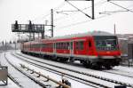 Steuerwagen Bauart Wittenberge Eine Ersatzzug-Garnitur mit einer BR 143 an der Spitze f�hrt nach kurzem Halt an der Signalbr�cke weiter zum Ostbahnhof. Fotografiert am 30.01.10 vom S-Bahnhof Jannowitzbr�cke.