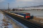 Der RE 2621 n�hert ...  Sandro Gadola 06.02.2012