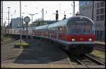 Steuerwagen Sonstige Einfahrender Silberling Park mit der 111 114 als Schublok bei viel Gegenlicht im Gleisbereich des M�nchengladbacher Hauptbahnhofes.
06.04.10 16:29