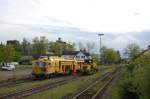 Stopfmaschine 97 43 55 506 17-7 auf Gleis 3 und ...