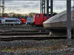 strasbourg-strasburg Nasen �ber Nasen... Gro�e Vielfalt ist in Stra�burg zu beobachten. Ein roter Scherzkeks hat sich auch noch eingeschlichen. (November 2009) Da die Kategorie Momentaufnahmen leider nicht international ist, muss dieser Bildausschnitt auch zum Bahnhof Stra�burg. Sorry f�r die schlechte Bildqualit�t, dies ist nur ein kleiner Ausschnitt eines ansonsten belanglosen Bildes mit einem �berraschenden Ausblick.