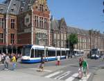 Combino 2136 am Centraal Station, 25.Juni 2010  ...