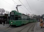 strasenbahn-basel-bvb-blt Am Vogel Gryff wurde die Linie 14 via Wettsteinplatz umgeleitet. Hier Motorwagen 484 an der Haltestelle Wettsteinplatz. Die Aufnahme stammt vom 27.01.2010.