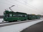 strasenbahn-basel-bvb-blt Der neu revidierte Motorwagen 499 bei leichtem Schneefall auf dem Weg nach Muttenz Dorf. Die Aufnahme stammt vom 11.02.2010.