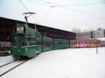 strasenbahn-basel-bvb-blt Be 4/6 S mit der Betriebsnummer 683 und mit seinem Anh�nger 1447 mit U-Abo Vollwerbung in der Schlaufe Pratteln. Die Aufnahme stammt vom 13.02.2010.