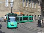 strasenbahn-basel-bvb-blt BVB Nr. 307 ''Potsdam'' (Siemens Be 6/8 ''Combino'') am 21.4.2010 in Basel, Schiffl�nde. Potsdam war die erste Stadt die Combinos bestellte, dabei wurde diese Stadt auf einem Basler Combino verewigt.