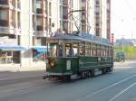 Strasenbahn Genf TPG - V�llig unterwartet kamm bei der Haltestelle Lyon das Oldtimer Tram Be 4/4 67 vorbei am 11.12.2009