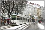 strasenbahn-linz Goethekreuzung mit komplett wei�em Zehnachser. Aufgenommen am 13.02.10