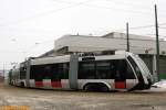 strasenbahn-poznan-posen Niederflur-Stra�enbahn-Prototyp SOLARIS 'Tramino', die Rangierarbeiten auf dem Gel�nde des Betriebshofes 'Głogowska' w�hrend der Vorbereitungsarbeiten zu den ersten Testen des Wagens, Poznań, 15.01.2010
