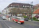 Wagen 8445 verl�sst solo die Haltestelle V�toň . Er wird nun ...