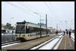 Einfahrt eines WLB Niederflurwagens in V�sendorf Siebenhirten. Aufgenommen am 14.02.10 ...