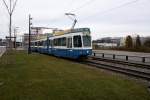 Strasenbahn Zurich Be 4/6 2035 und Be 4/6 2307 verlassen am 29.11.09 die Station Glattpark in Richtung Auzelg.