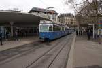 Strasenbahn Zurich Be 4/6 1674 und Be 4/6 1668 stehen am 1.4.10 am Bellevue.