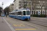 Be 4/6 2086 und Be 2/4 2434 n�hern sich am ...
