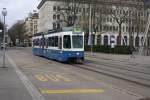 Strasenbahn Zurich Be 4/6 2052 n�hert sich am 1.4.10 dem B�rkliplatz.
