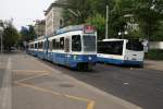 Strasenbahn Zurich Be 4/6 2044 und Be 4/6 2313 erreichen am 30.6.10 den B�rkliplatz.