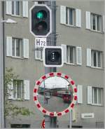 strecke-arosabahn-ch-a Das Ausfahrsignal Chur ab Gleis 2 nach Arosa f�r den R1453 steht auf Fahrt. (18.06.2010)