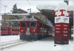 R1637 mit ABe 4/4 53 Tirano steht abfahrbereit in St.Moritz. ...