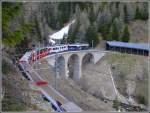 strecke-berninabahn-sm-ti Hier nochmals ein paar Bilder aus dem Val da Pila oberhalb von Cavaglia an der Berninastrecke. BerninaExpress 951 mit ABe 4/4 III 52 'Brusio' und 51 'Poschiavo' auf Talfahrt. (20.05.2010)