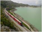 Von Tirano kommend, hat der erste BerninaExpress 970 den Lago ...