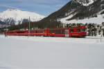 Der Regionalzug 1933 n�hert ...  Sandro Gadola 20.03.2010