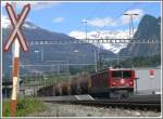 Ge 6/6 II 702 Curia mit einem abfahrbereiten G�terzug in ...