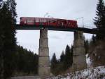 Stubaitahlbahn Zug auf M�hlgrabenviadukt.05.02.2010   ...