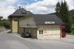 Strassenseitige Ansicht des Bf. ...  Karl Seltenhammer 05.08.2011