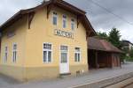 Aufnahmsgeb�ude des Bf. Mutters ...  Karl Seltenhammer 07.08.2011