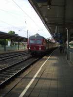 Ein historischer ET aus Stuttgart in Weinheim Hbf am 19.06.10 ...